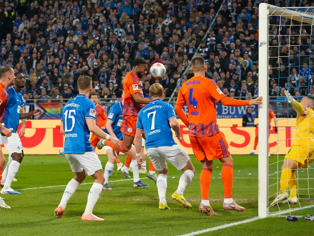 Moussa Sylla erzielt nach einer Ecke das 1:1 per Kopf.