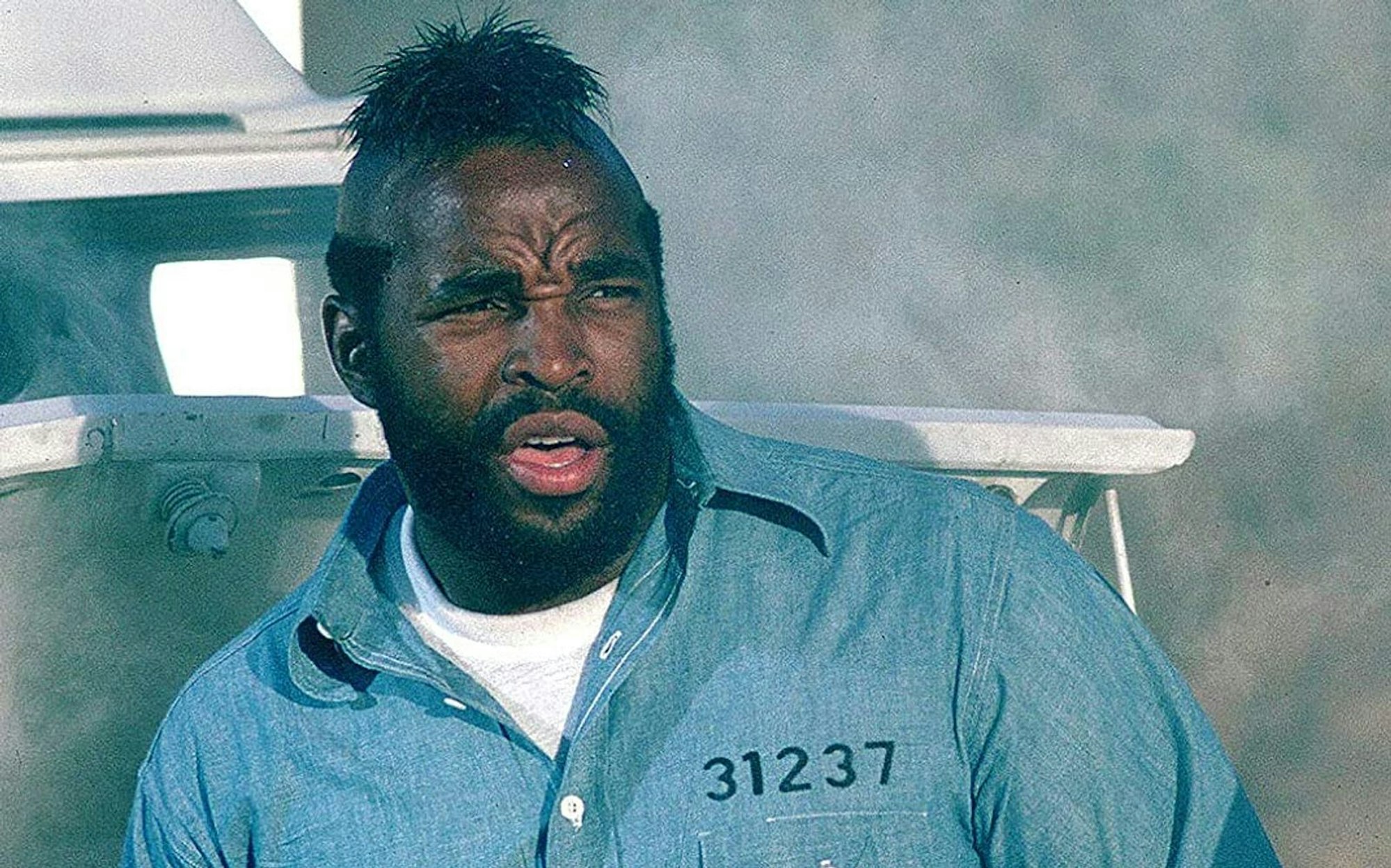 Er ist nicht nur der Mechaniker und Elektronikspezialist des „A-Teams“, sondern als Kraftpaket auch oft im Nahkampf gefordert: Dass B.A. Baracus in seiner Freizeit zudem als Streetworker für Kinder arbeitet, zeigt, dass er ein Mann zahlreicher Talente ist. (Bild: Universal Pictures)