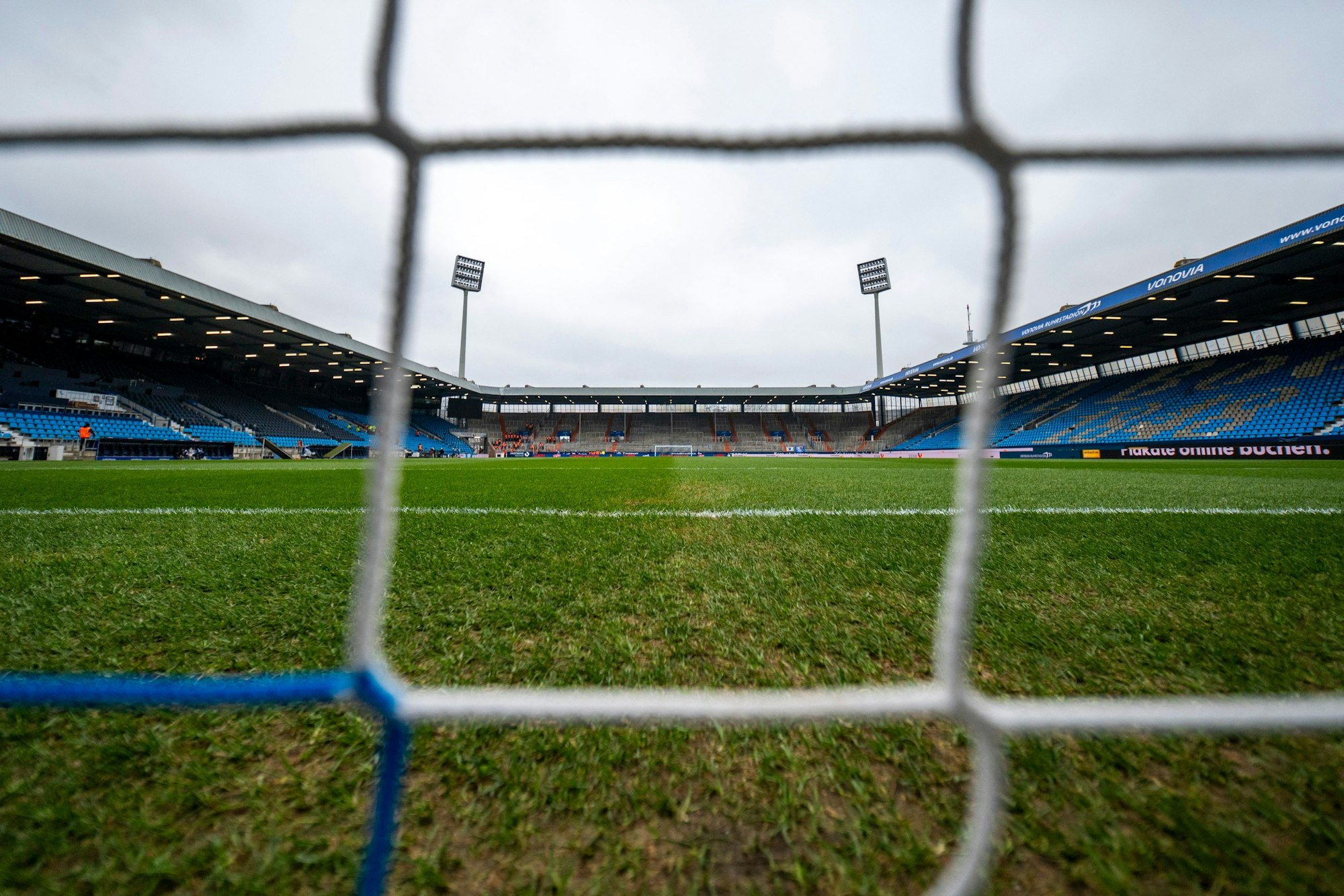 Ein Fußballtor ist in Erlangen umgestürzt und hat ein Kind tödlich verletzt. (Symbolbild).