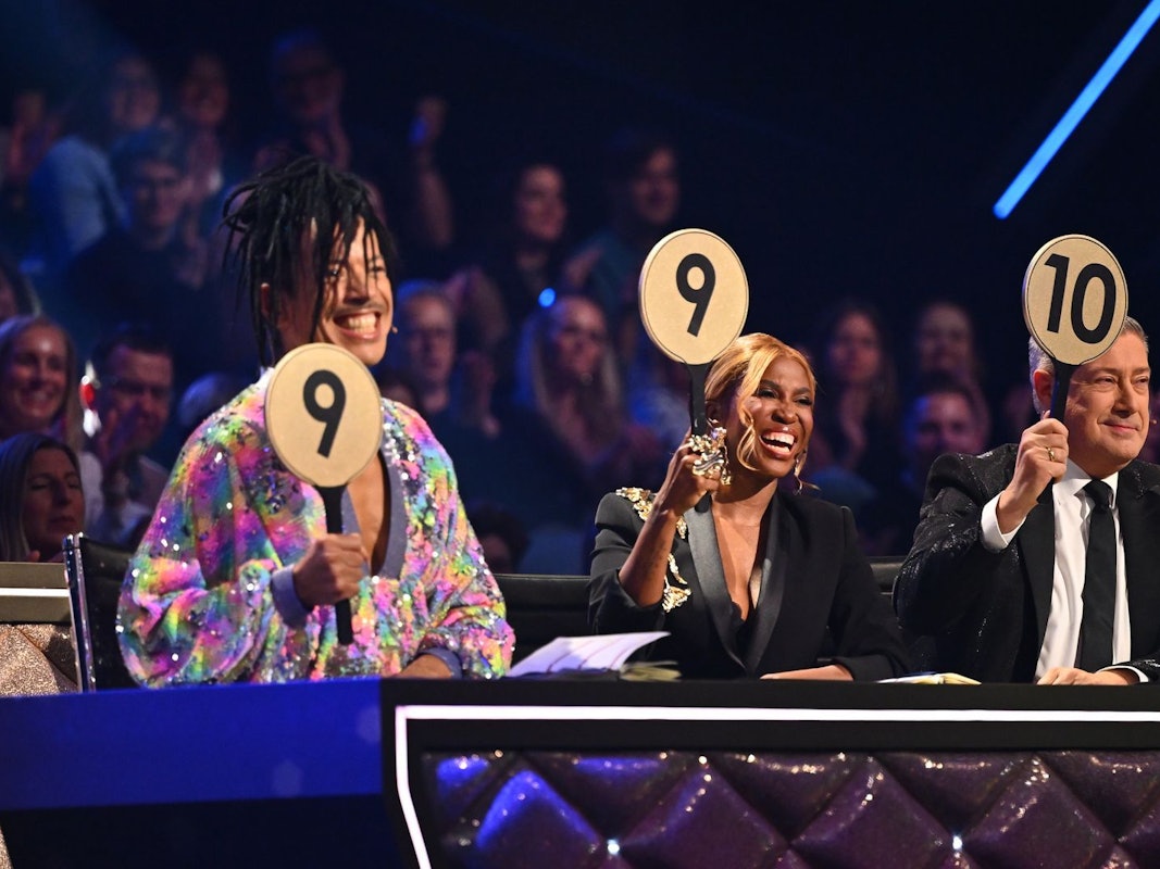Eine Seltenheit: Joachim Llambi (rechts) zückt die 10! (Bild: RTL / Willi Weber)