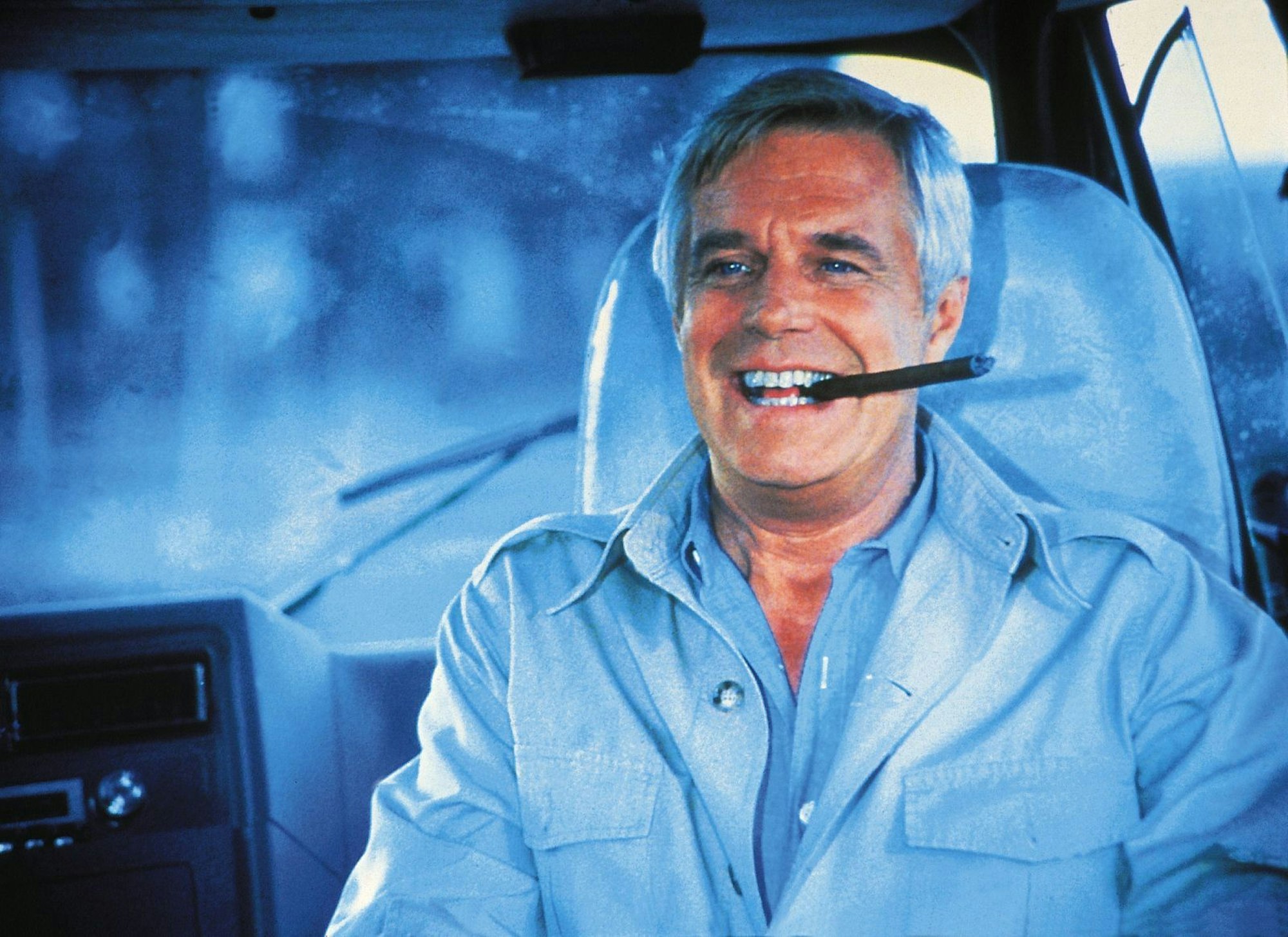 „Ich liebe es, wenn ein Plan funktioniert“: Mit diesem Satz kommentiert John „Hannibal“ Smith (George Peppard), der Anführer und Stratege des „A-Teams“, jeden gelungenen Auftrag - gerne auch mit Zigarre im Mund. (Bild: RTL)