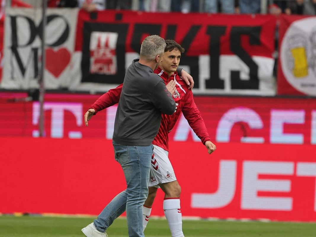 Lukas Kwasniok mit Youngster Cenny Neuman.