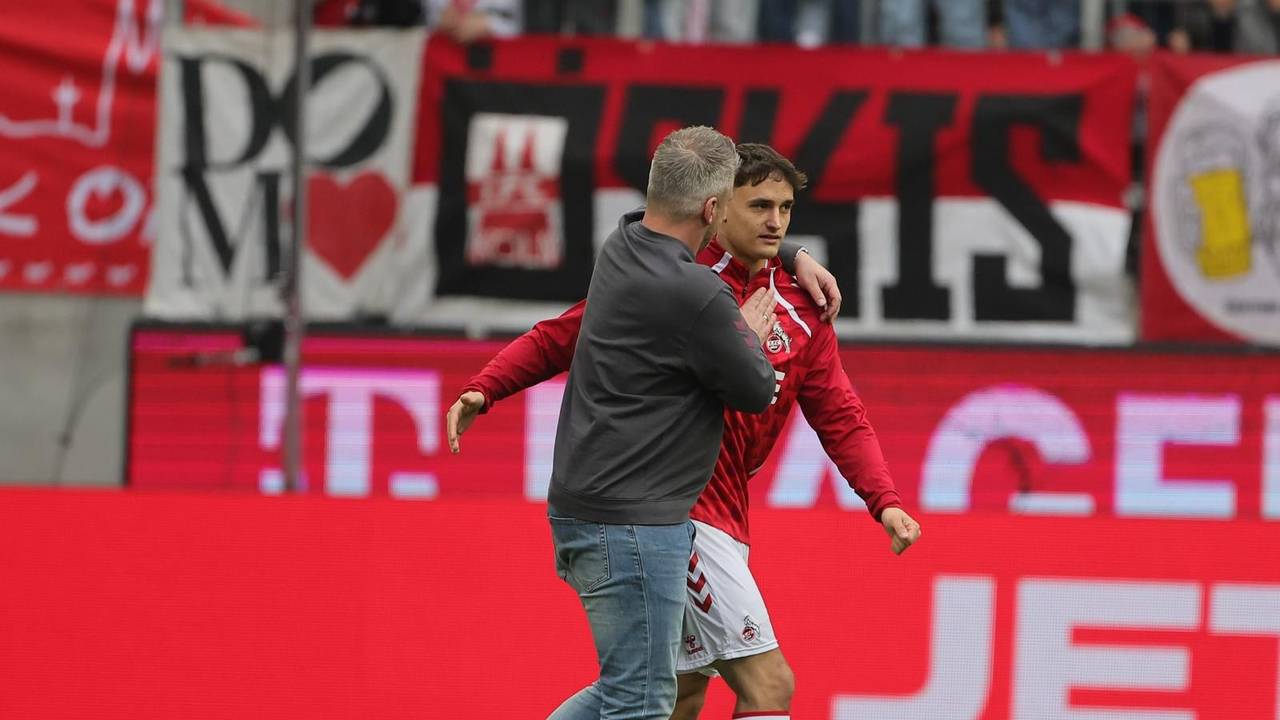 Lukas Kwasniok mit Youngster Cenny Neuman.