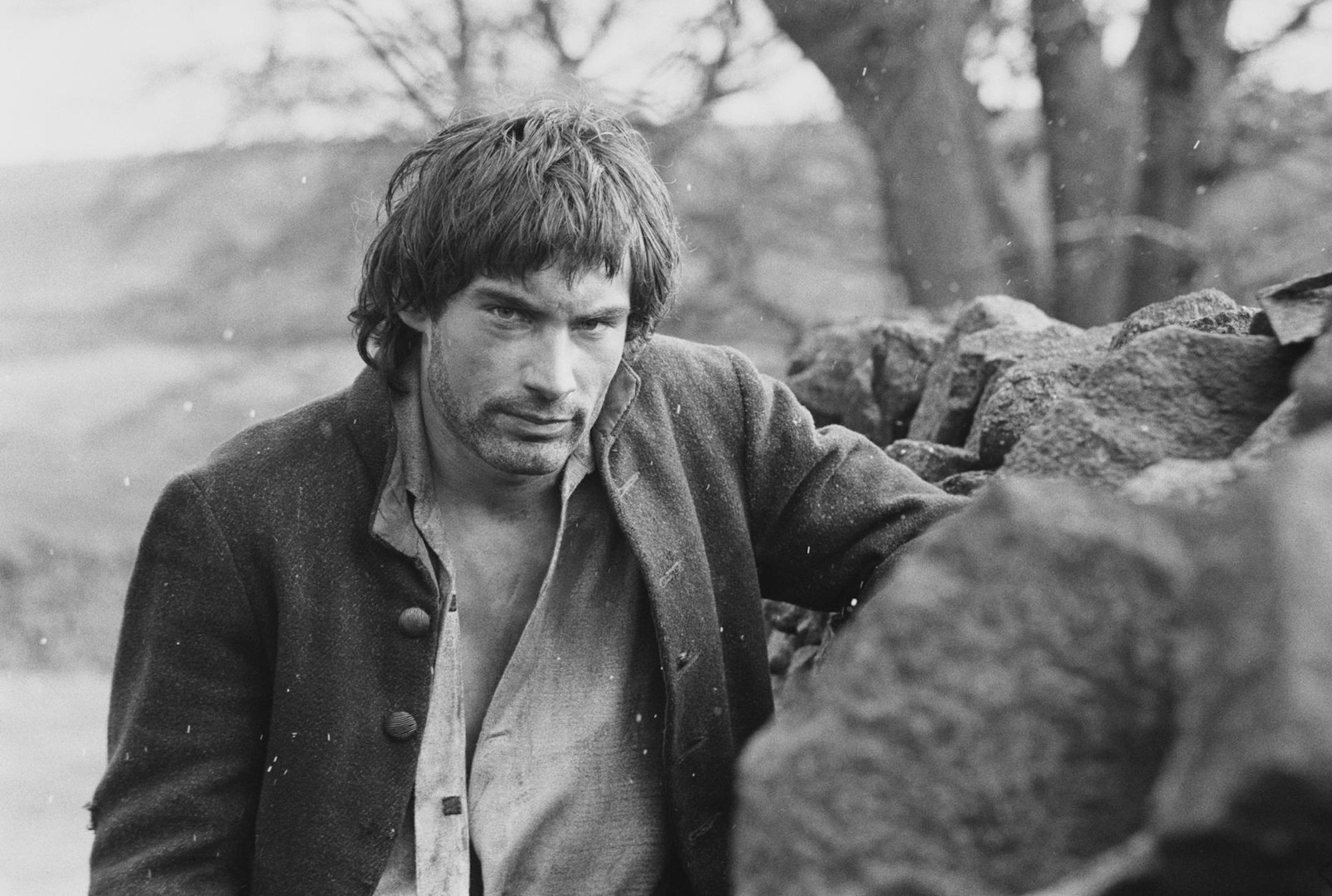 Eine seiner ersten großen Rollen hatte Timothy Dalton als Heathcliff in der Romanverfilung „Sturmhöhe“ (1970). (Bild: Evening Standard/Hulton Archive/Getty Images)