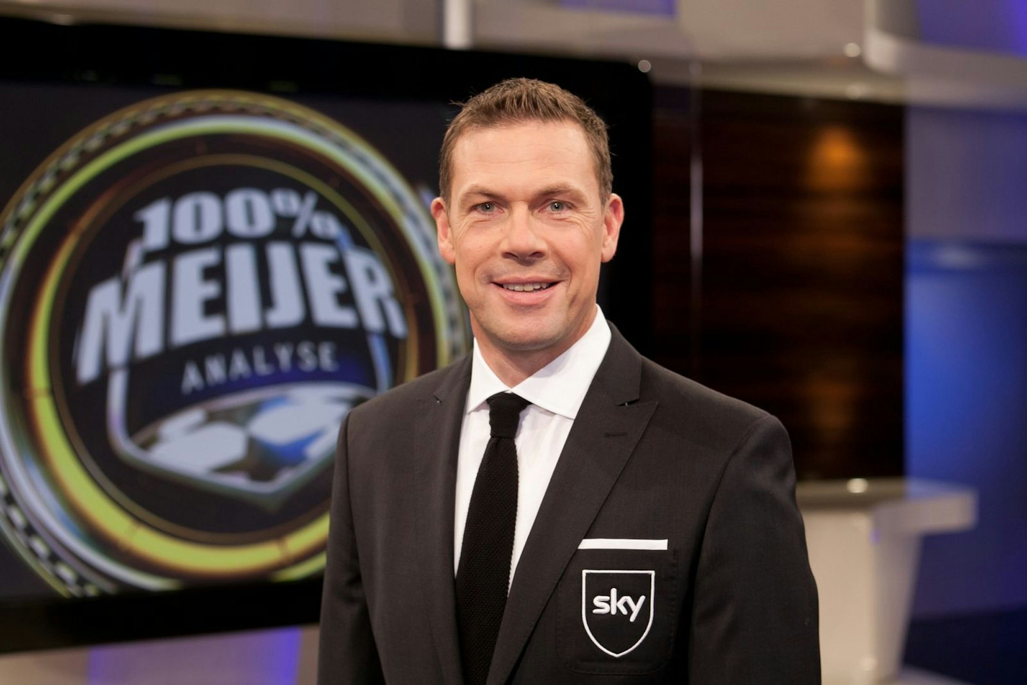 Der niederländische Ex-Profi Erik Meijer gehört seit einer halben Ewigkeit zum Expertenteam von Sky. (Bild: Sky)