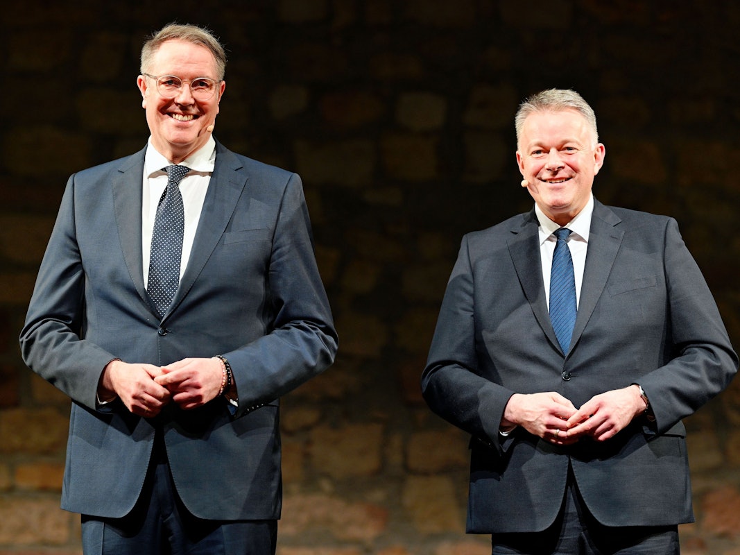 Alexander Schweitzer (links), rheinland-pfälzischer Ministerpräsident und SPD-Spitzenkandidat, und Gordon Schneider, CDU-Spitzenkandidat.