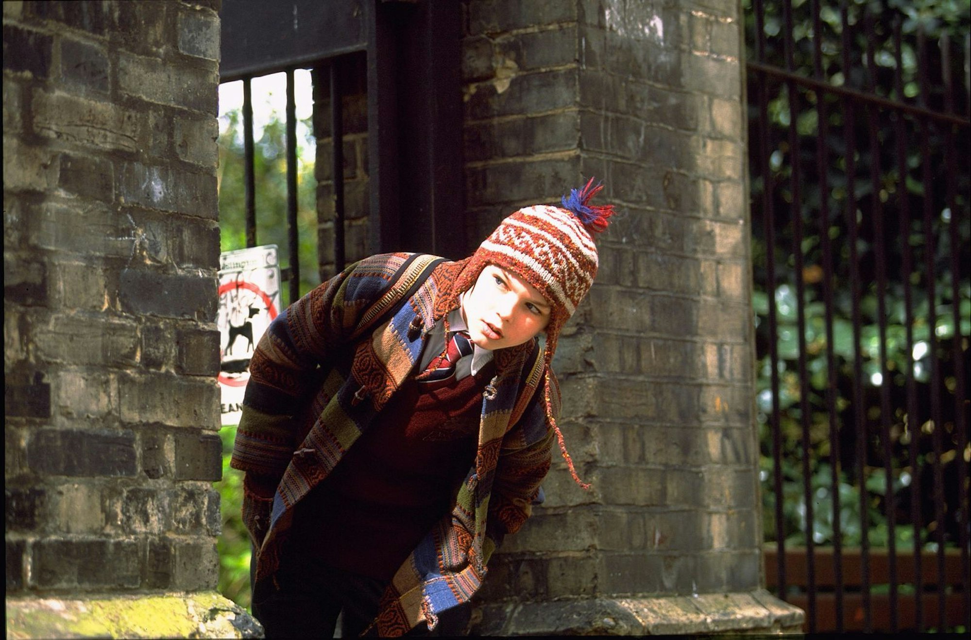 Marcus (Nicholas Hoult, Bild) hat Angst um seine suizidgefährdete Mutter Fiona (Toni Collette) und hofft auf Will (Hugh Grant). (Bild: 2001 Universal Studios)