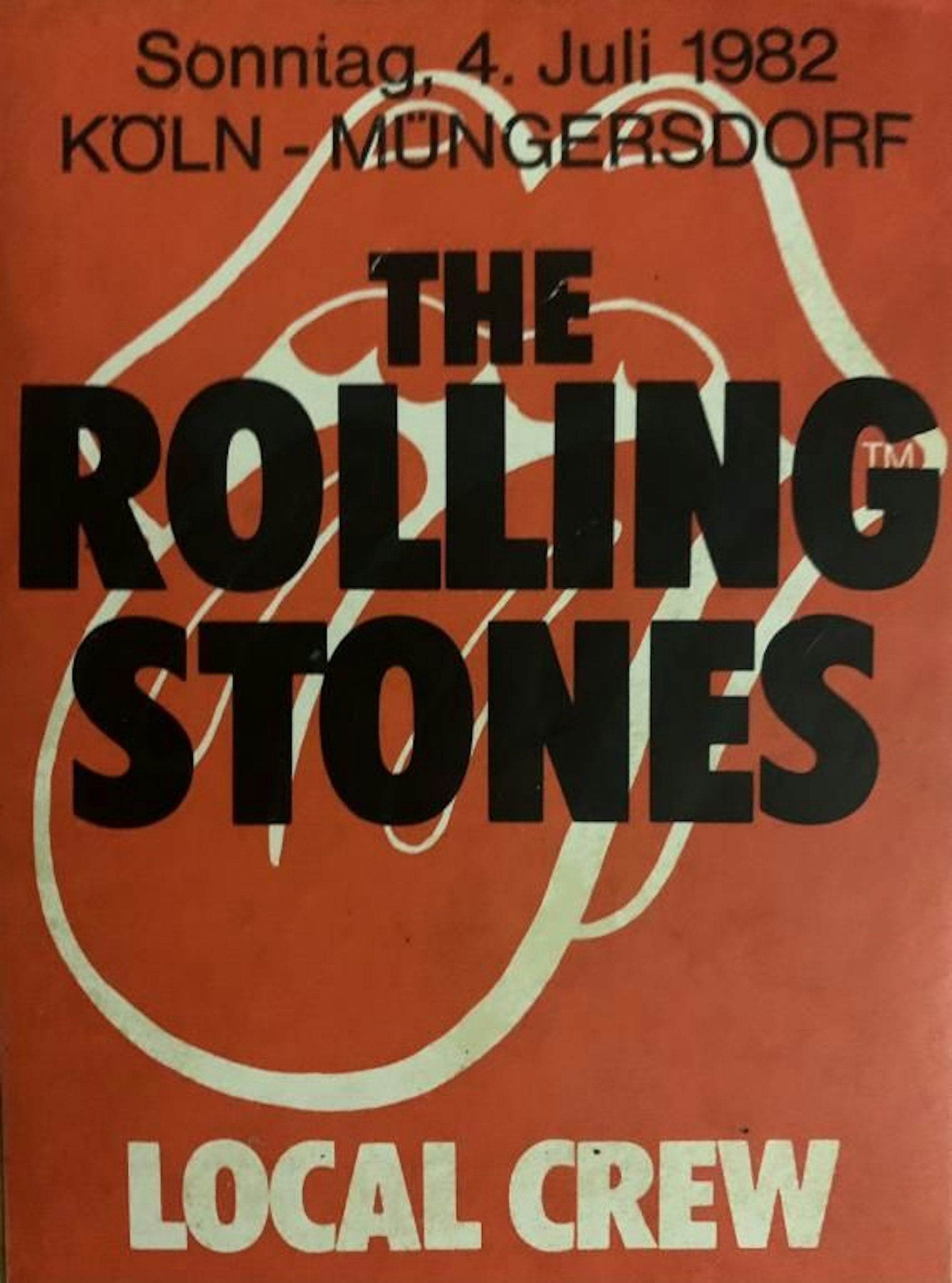 Auf einem Ausweis steht der Bandname The Rolling Stones, darüber Köln-Müngersdorf.