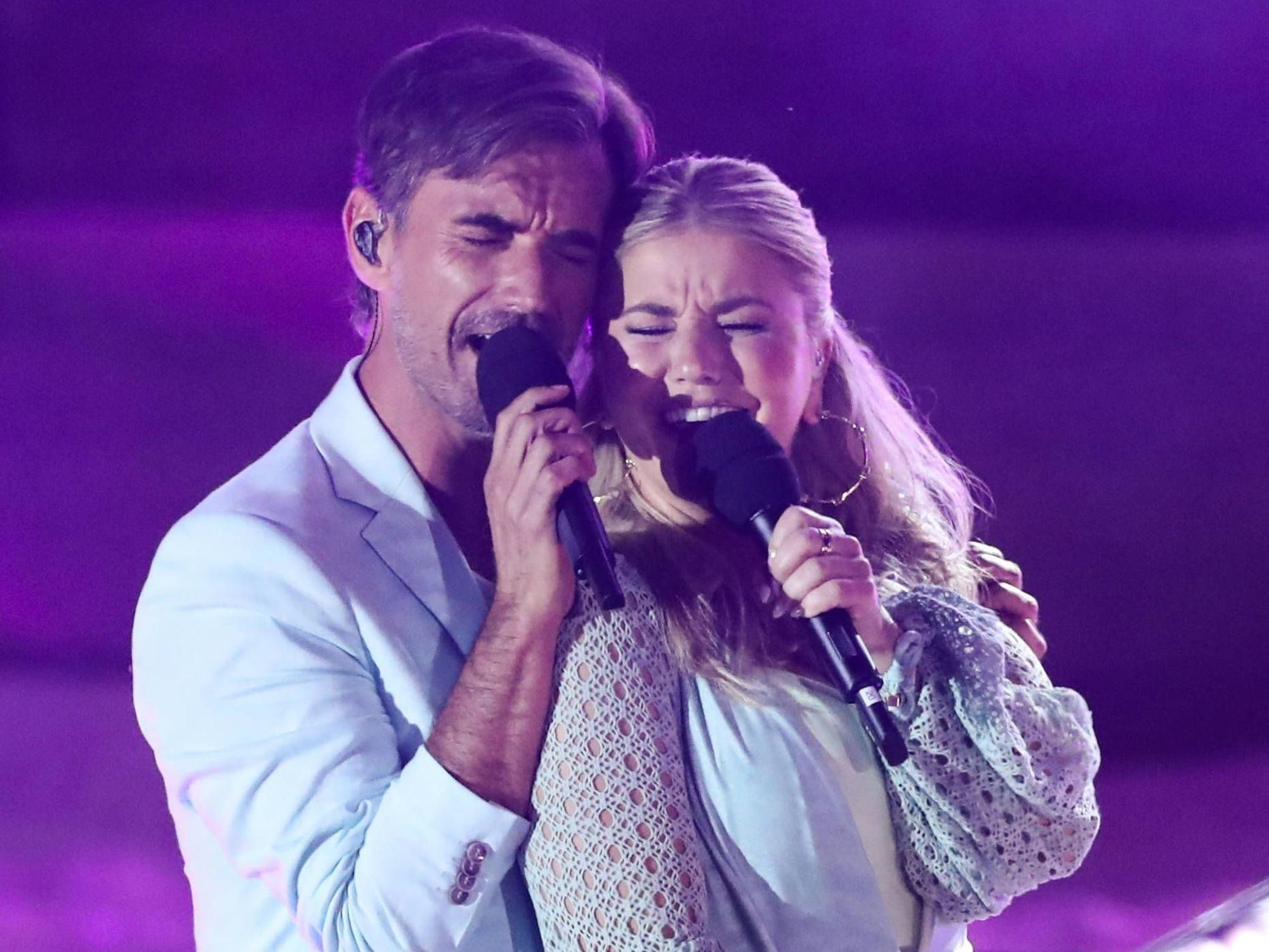 Beatrice Egli singt, hier neben Florian Silbereisen.
