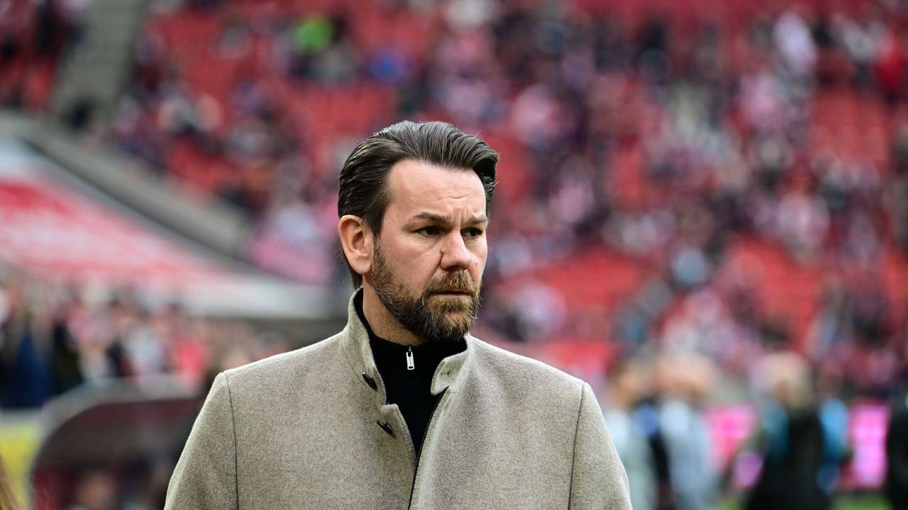 Kölns Sportchef Thomas Kessler am Rande des Derbys in Köln.