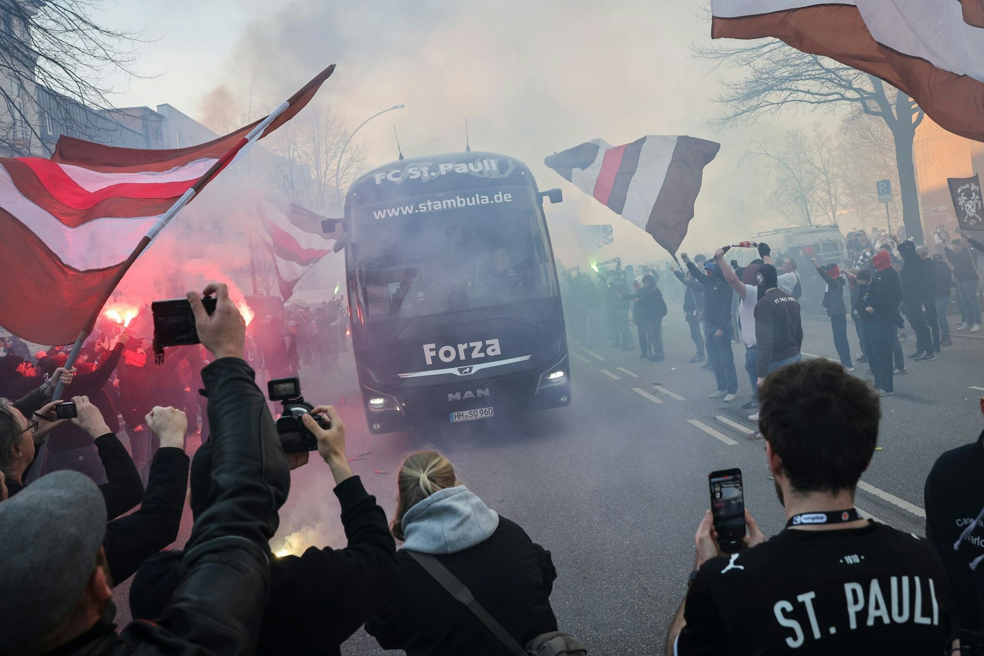 Stimmungsvoller Fan-Empfang für St. Pauli-Spieler