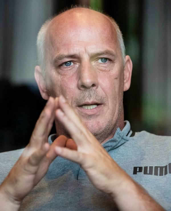 Mario Basler, ehemaliger Fußballprofi, nimmt an einem Interviewtermin mit der Deutschen Presse-Agentur teil.
