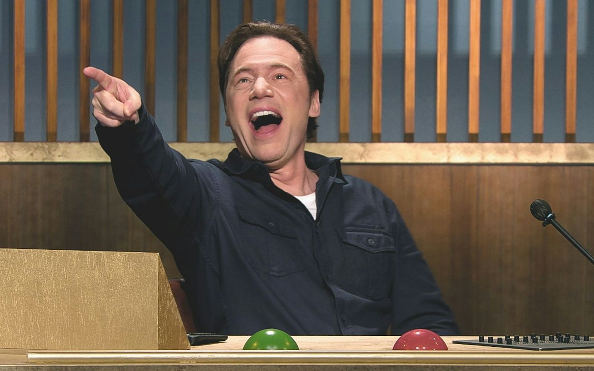 Am 14. Mai geht „LOL: Last One Laughing“ mit Gastgeber Michael Bully Herbig in die nächste Runde. (Bild: 2021 Amazon.com)