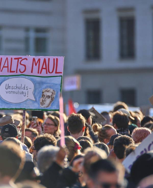Tausend Menschen demonstrieren „gegen sexualisierte digitale Gewalt“