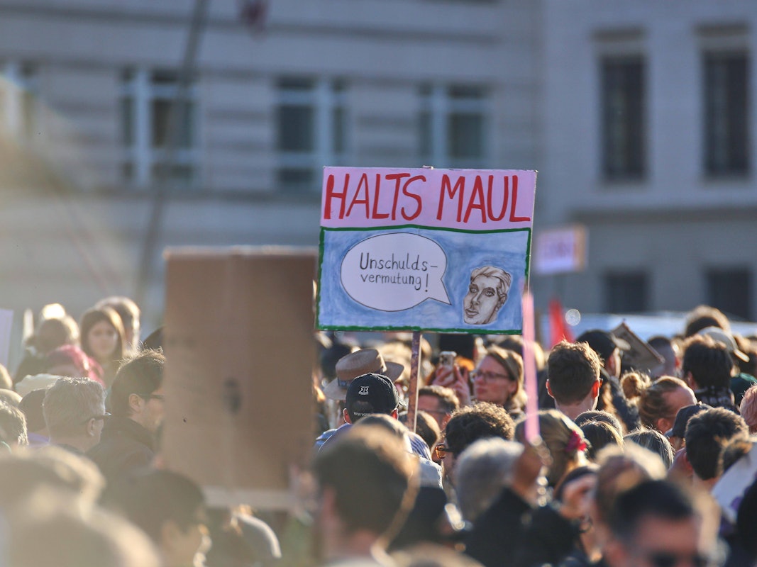 Tausend Menschen demonstrieren „gegen sexualisierte digitale Gewalt“