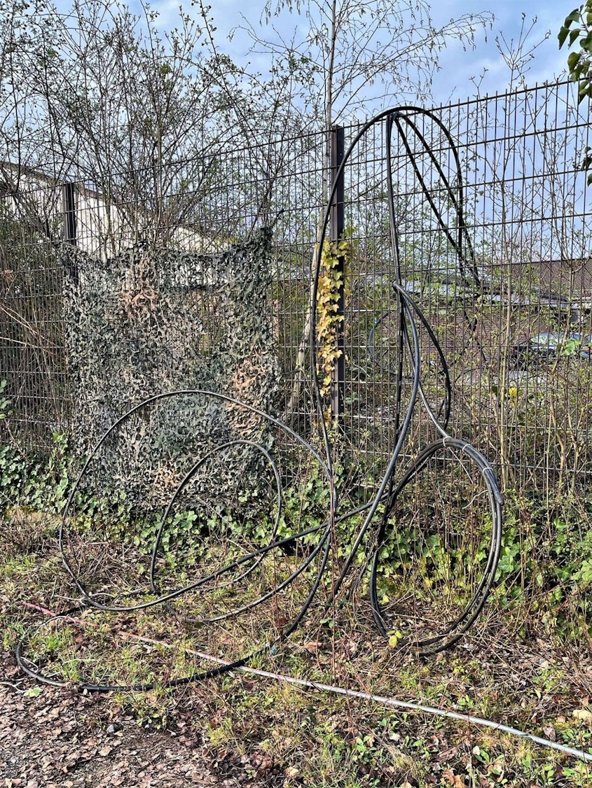 Aufgefundenes Stromkabel unbekannter Herkunft in Neuss.