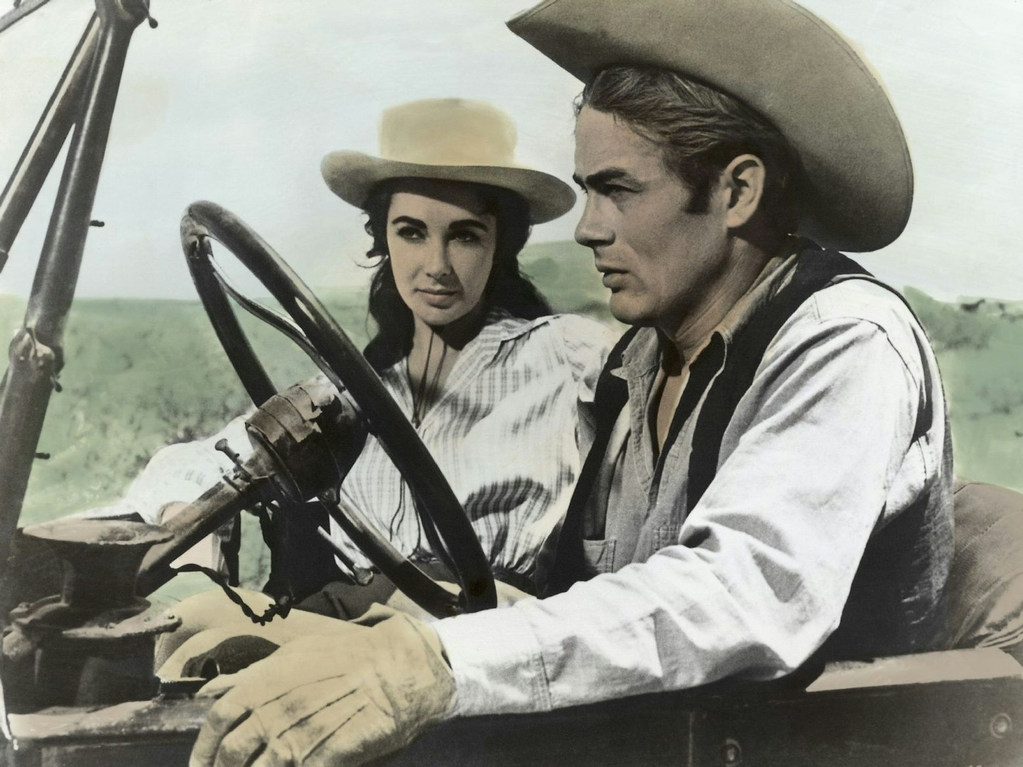 James Dean hatte seinen letzten großen Auftritt in „Giganten“(1956), Elizabeth Taylor hingegen hatte ihre Karriere noch vor sich. (Bild: teleschau / Archiv)