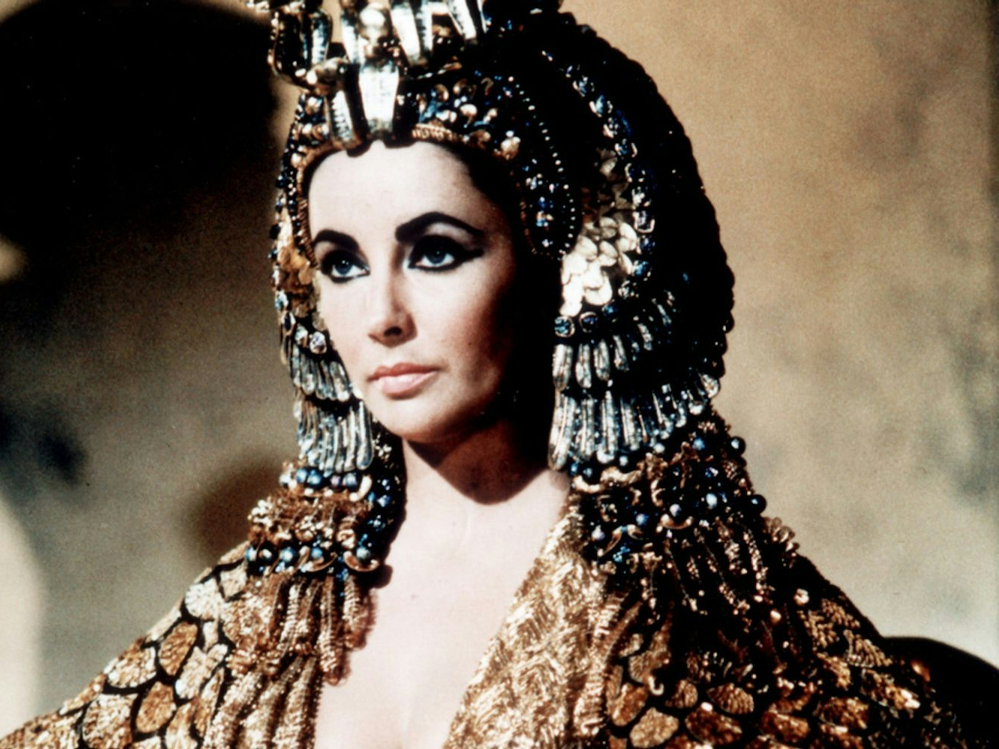 Was für ein Auftritt! 1961 spielte Elizabeth Taylor die Hauptrolle im Monumentalfilm „Cleopatra“. (Bild: 2023 Twentieth Century Fox Film Corporation. )
