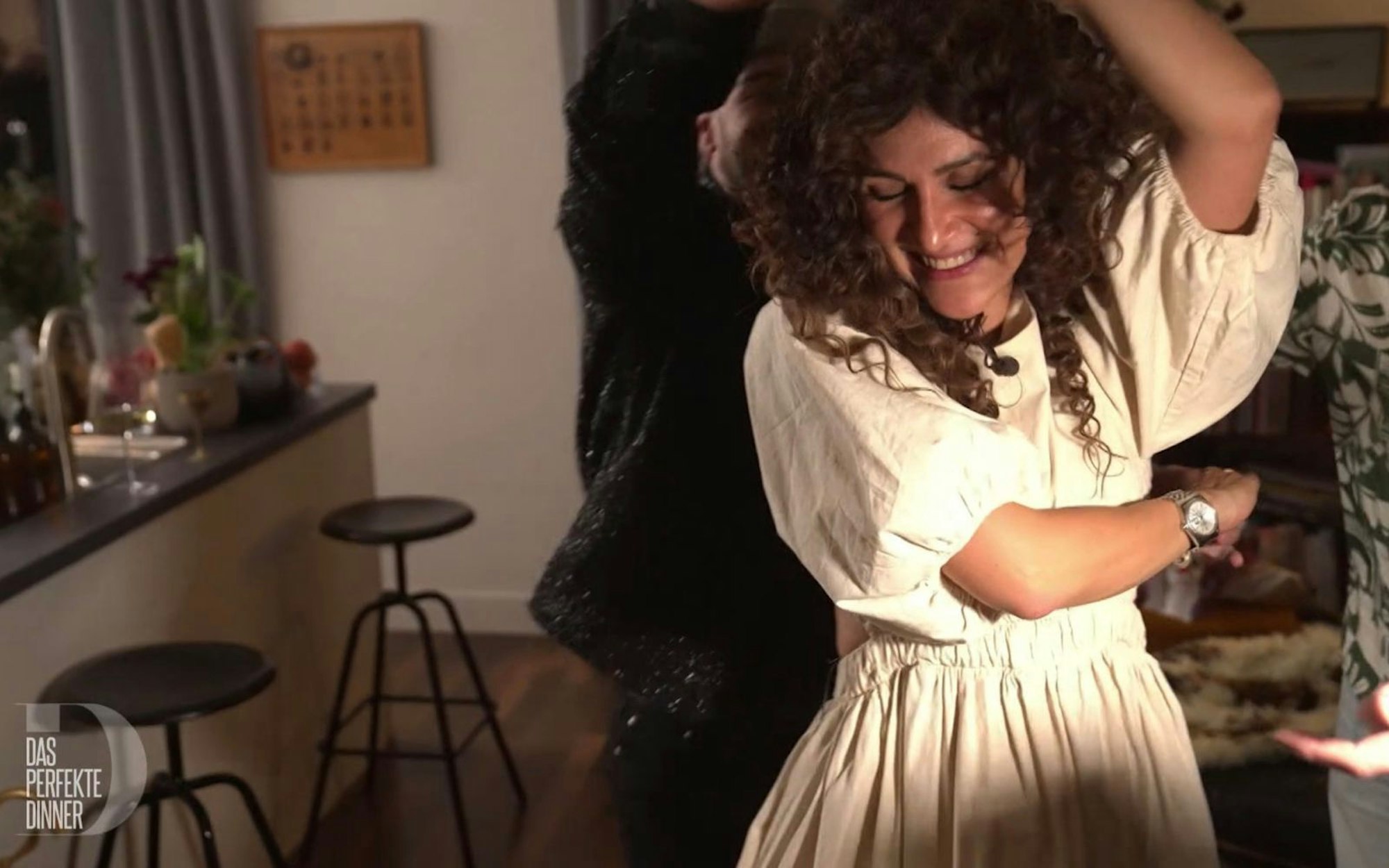 Bei Deko-Profi Api wird nicht nur geschlemmt, sondern auch getanzt. (Bild: RTL)