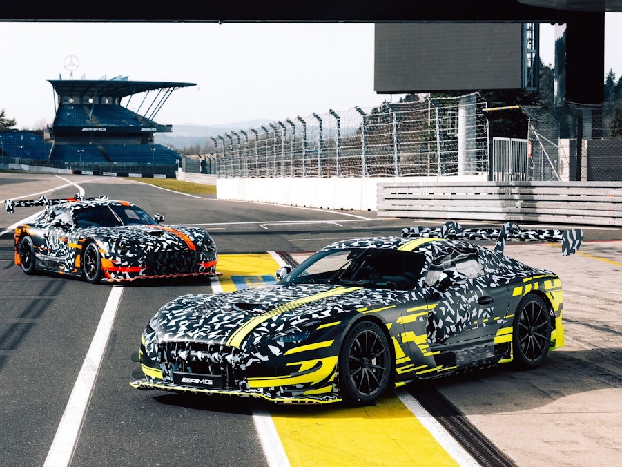 Mercedes AMG GT3 (l) und Black Series