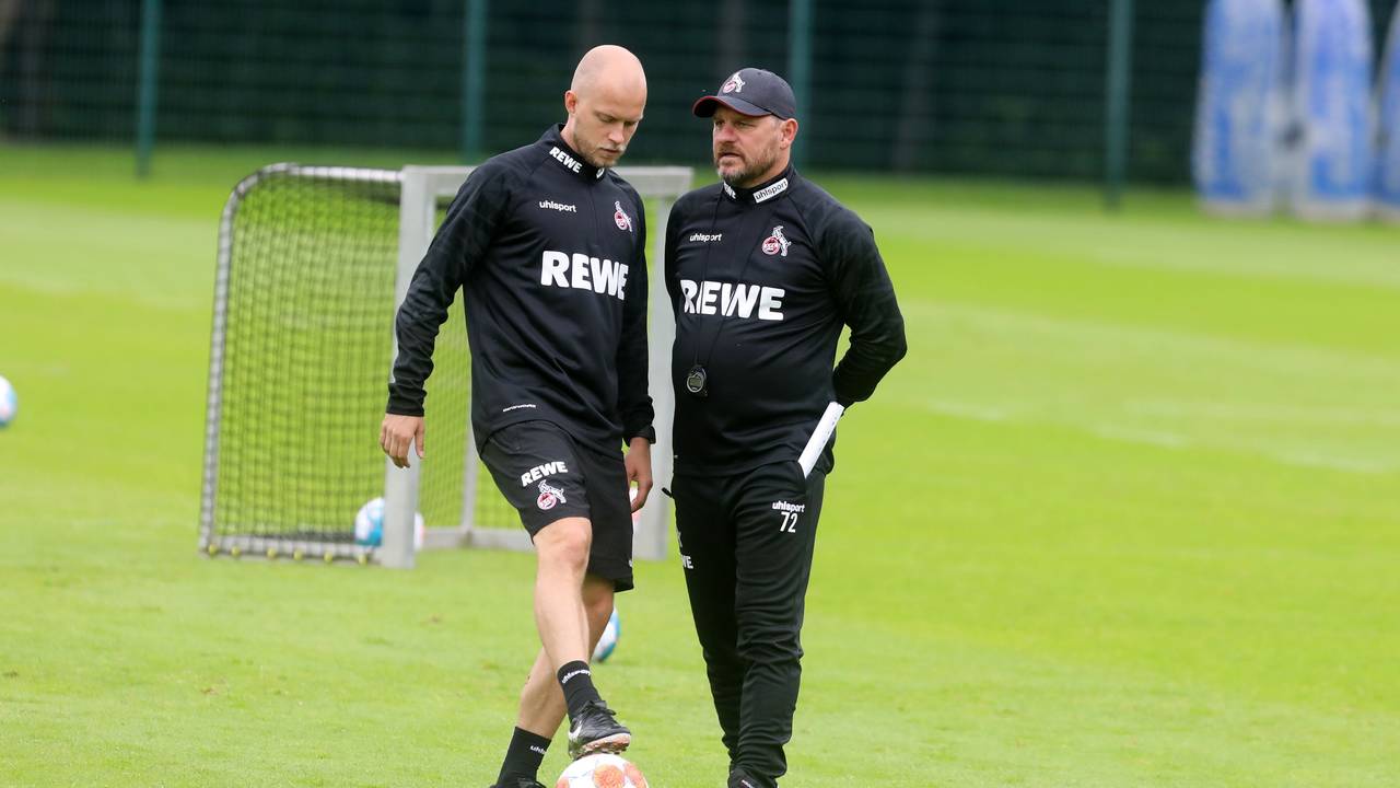 René Wagner und Steffen Baumgart beim 1. FC Köln auf dem Trainingsplatz.