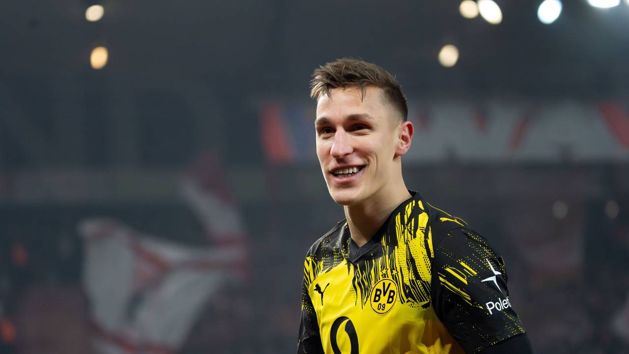 BVB-Profi Nico Schlotterbeck jubelt.
