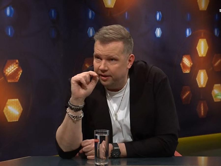 Wolff Fuss spricht bei einem Sky-Talk.