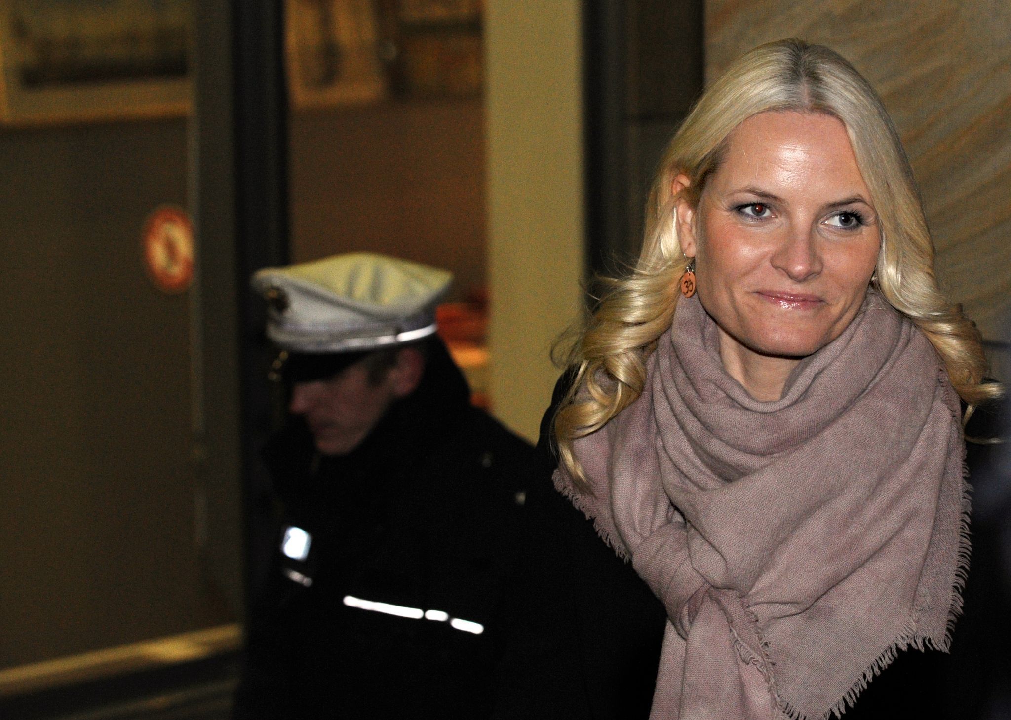 Kronprinzessin Mette-Marit lächelt.