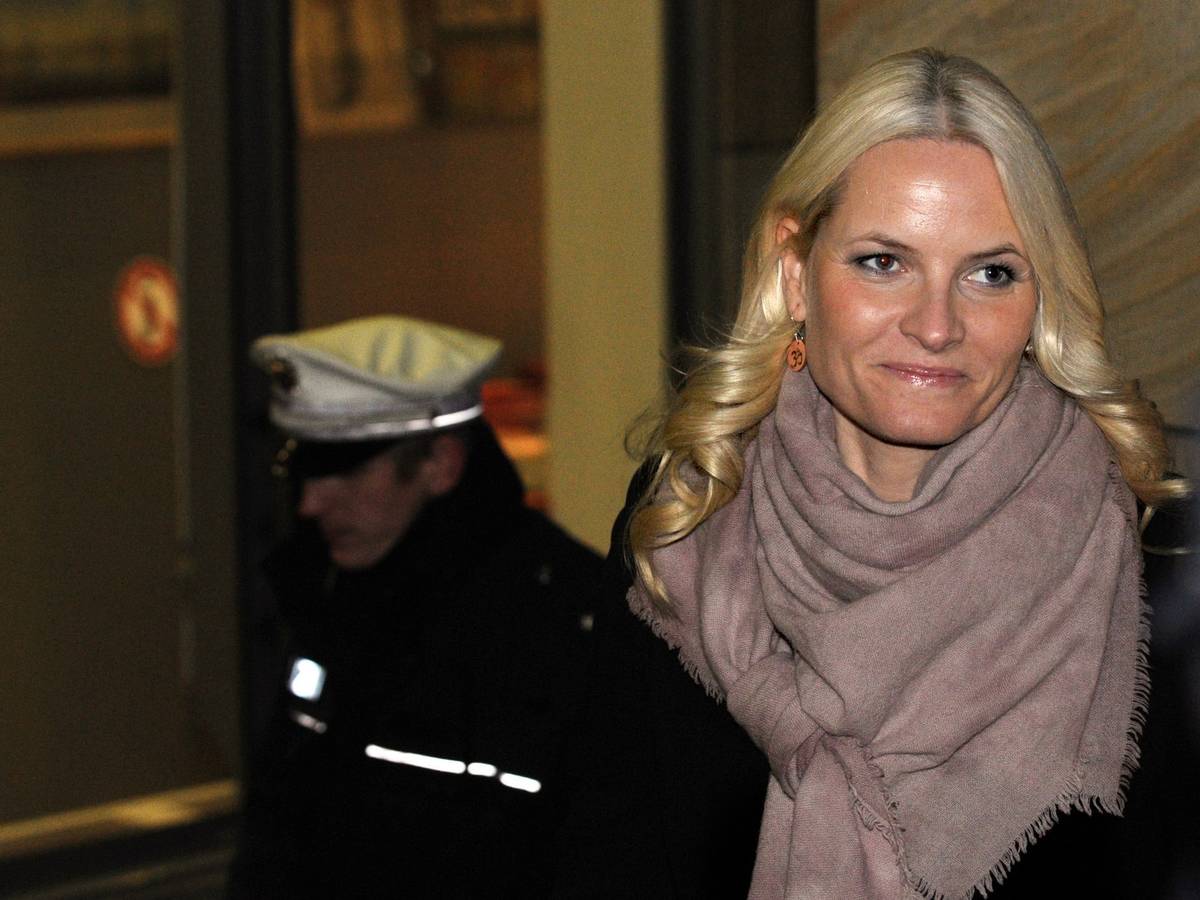 Kronprinzessin Mette-Marit lächelt.
