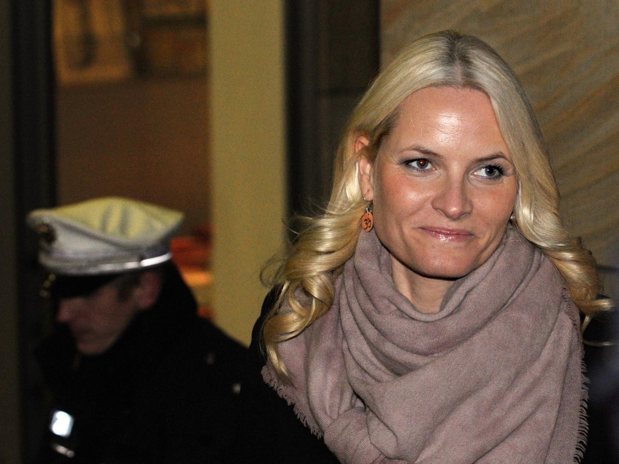 Kronprinzessin Mette-Marit lächelt.