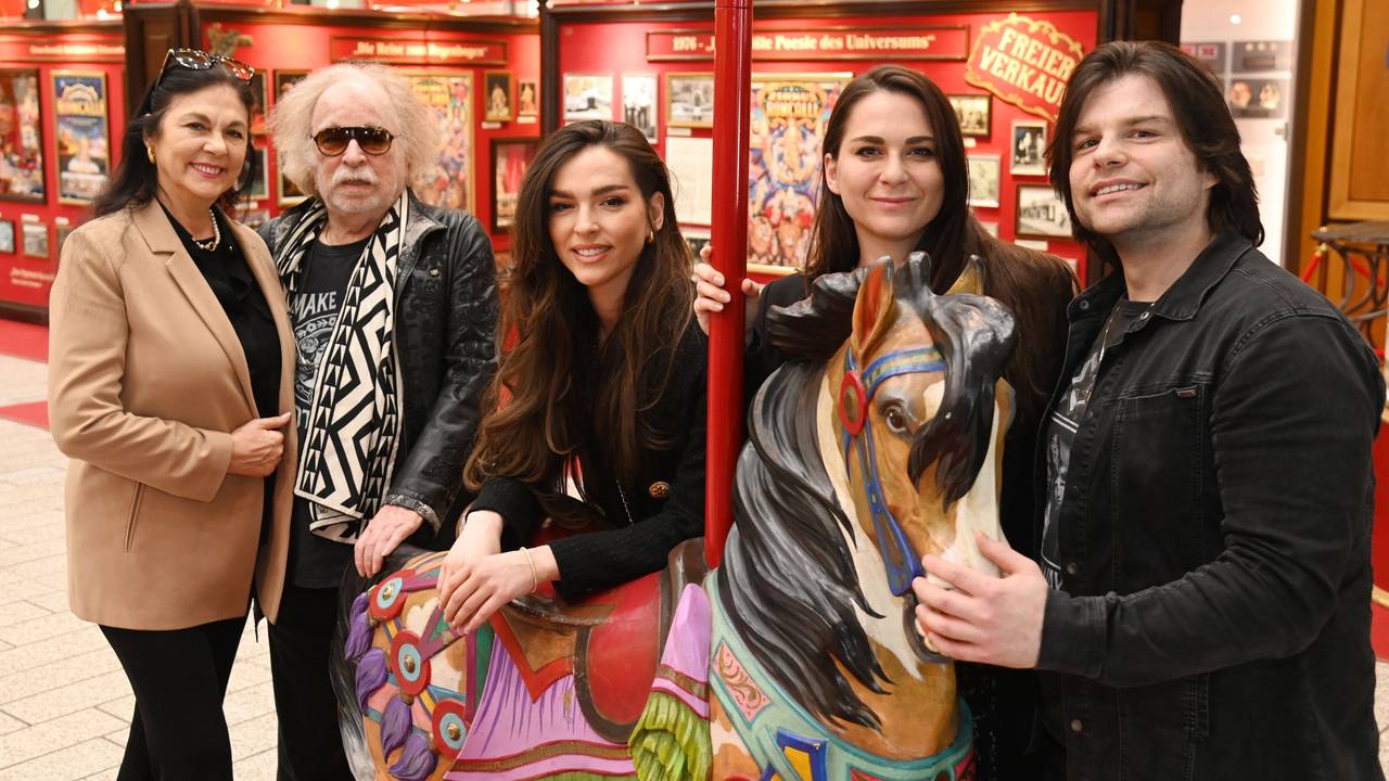 Die Familie Paul in der Ausstellung zum Roncalli-Zirkus.