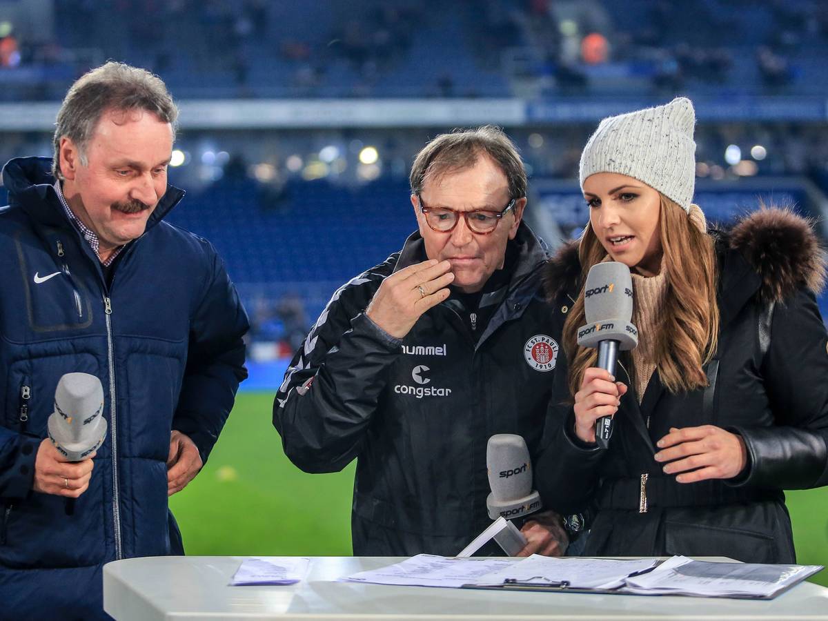 Bei Sport1 sprechen Laura Wontorra, Peter Neururer und Ewald Lienen.