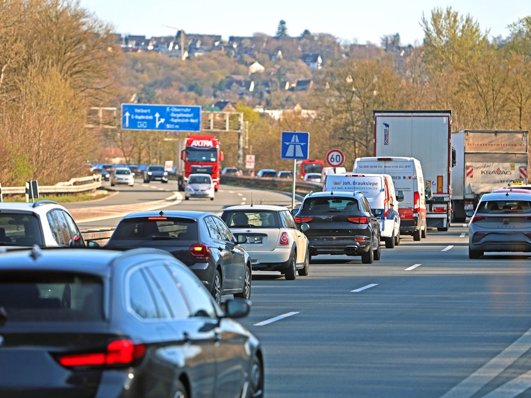 Autofahrer müssen laut Medienbericht für eine ADAC-Mitgliedschaft bald durchschnittlich 20 Prozent mehr zahlen.