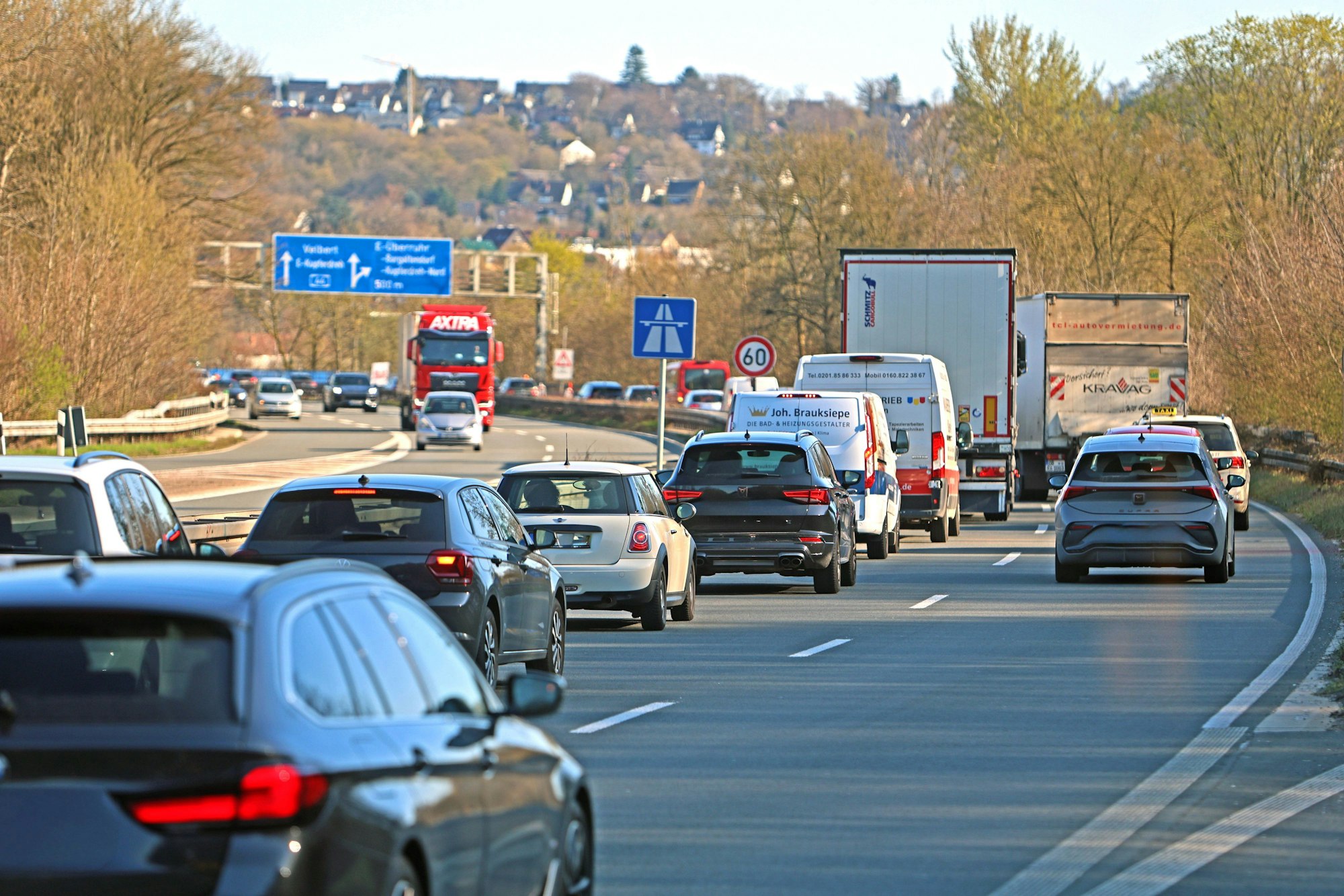 Autofahrer müssen laut Medienbericht für eine ADAC-Mitgliedschaft bald durchschnittlich 20 Prozent mehr zahlen.