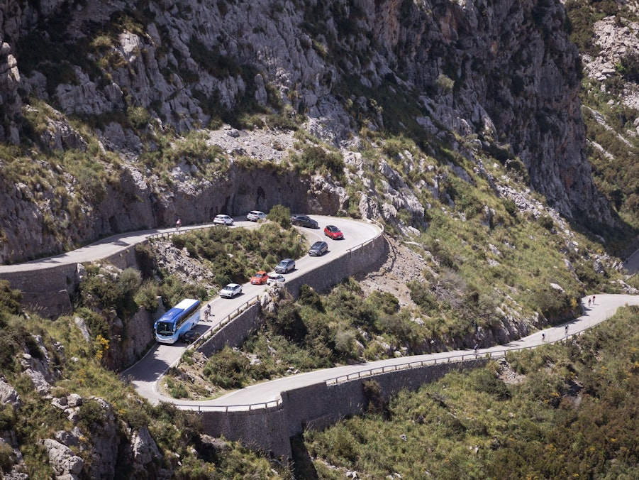Straße im Tramuntana-Gebirge auf Mallorca