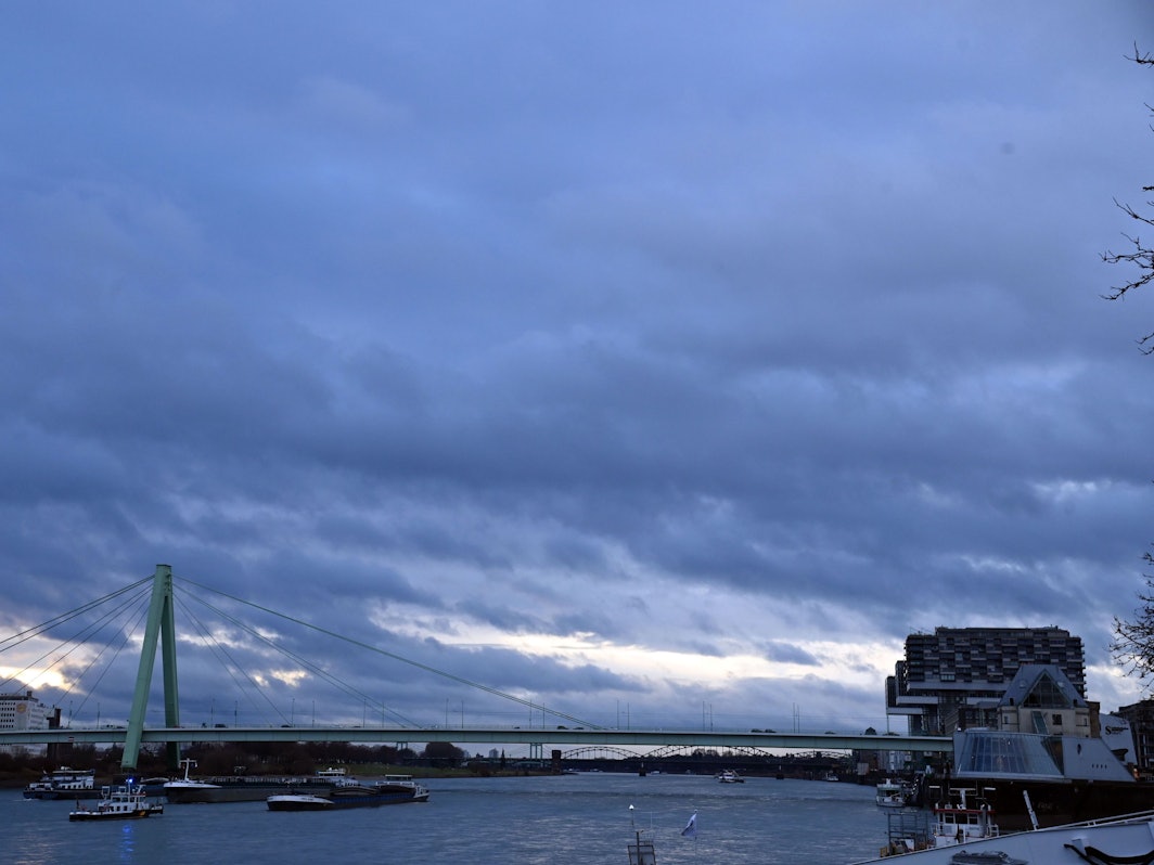 09.01.2026 Köln. Wetter. Winter 2026. Sturmtief Elli ist im Anmarsch. Foto: Alexander Schwaiger