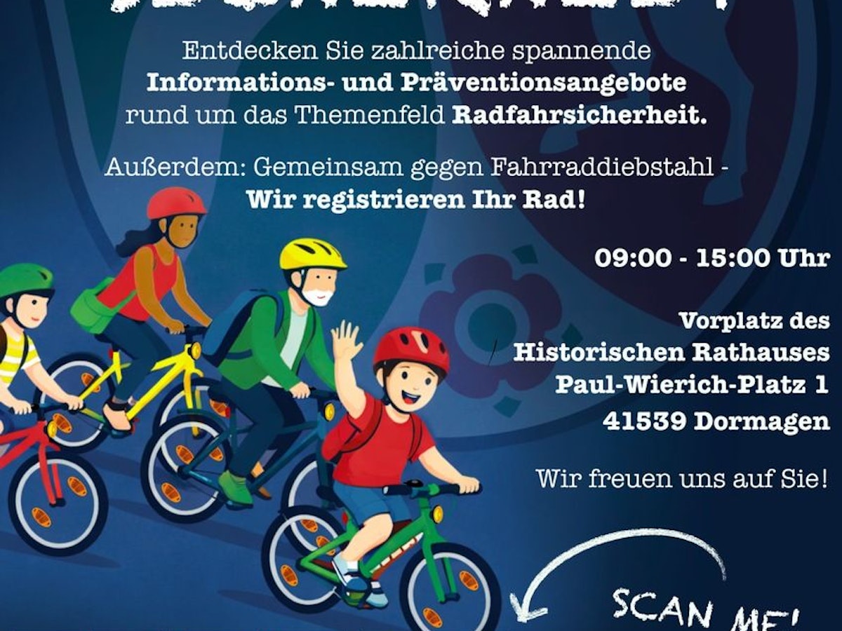 Ein Plakat der Polizei kündigt Veranstaltungen zur Fahrrad- und Motorradsicherheit an.