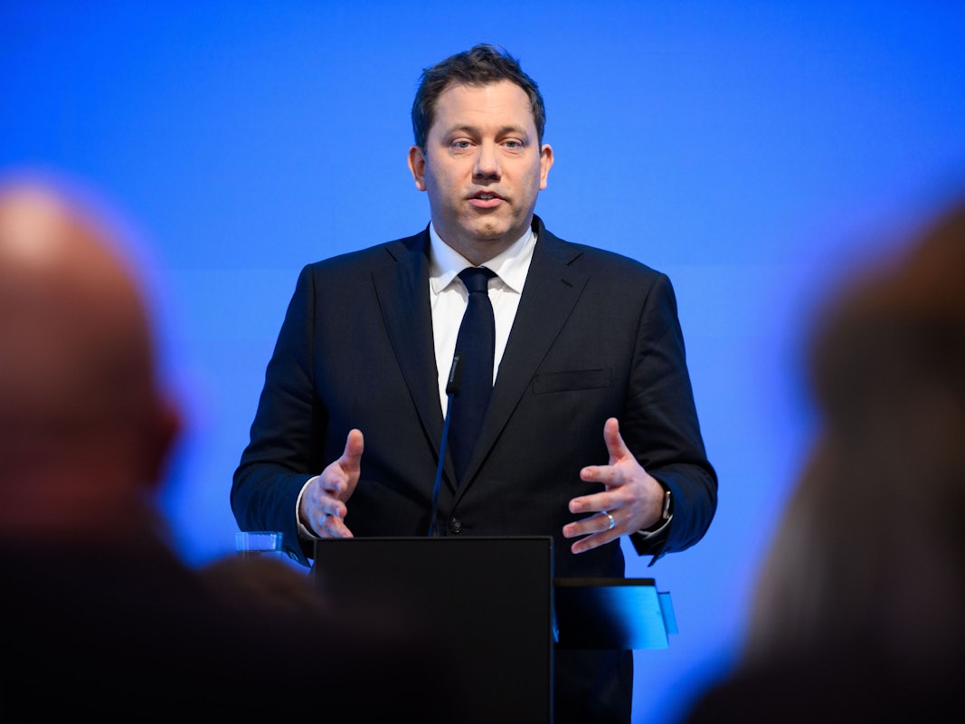 Lars Klingbeil (SPD) spricht bei der Veranstaltung der Bertelsmann Stiftung mit dem Thema „Wie modernisieren wir Deutschland?“