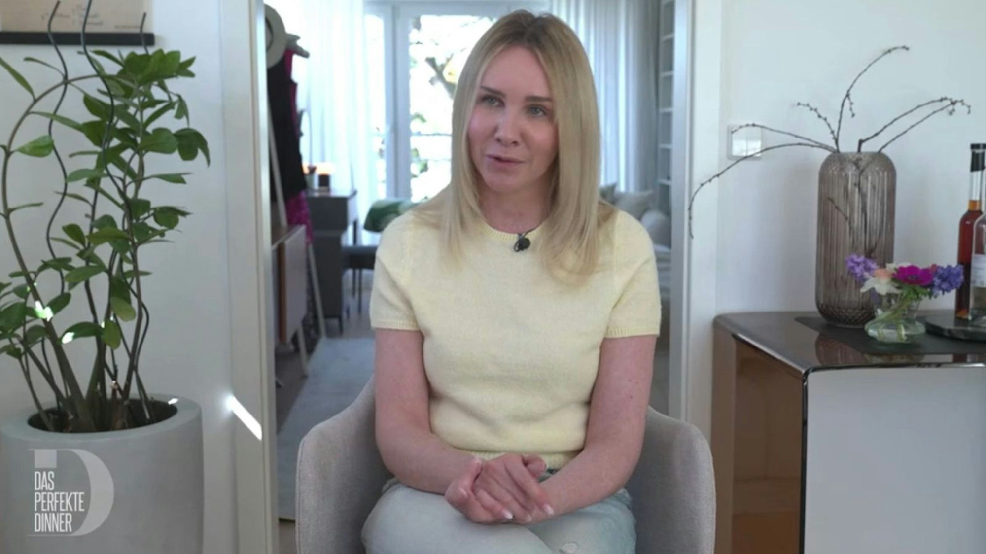 Für „Das perfekte Dinner“ gewährt Deko-Profi Christin (43) Einblick in ihre „heiligen Hallen“ (Bild: RTL)