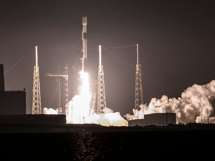SpaceX startet die Mission Starlink 10-36