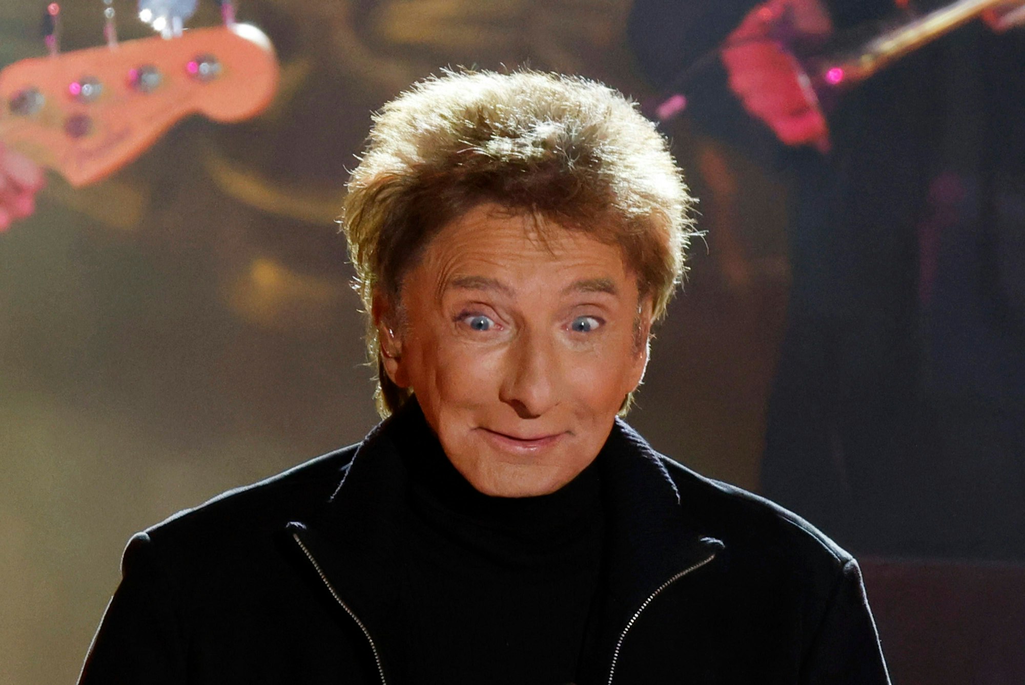 Barry Manilow bei einem Live-Auftritt im November 2023.