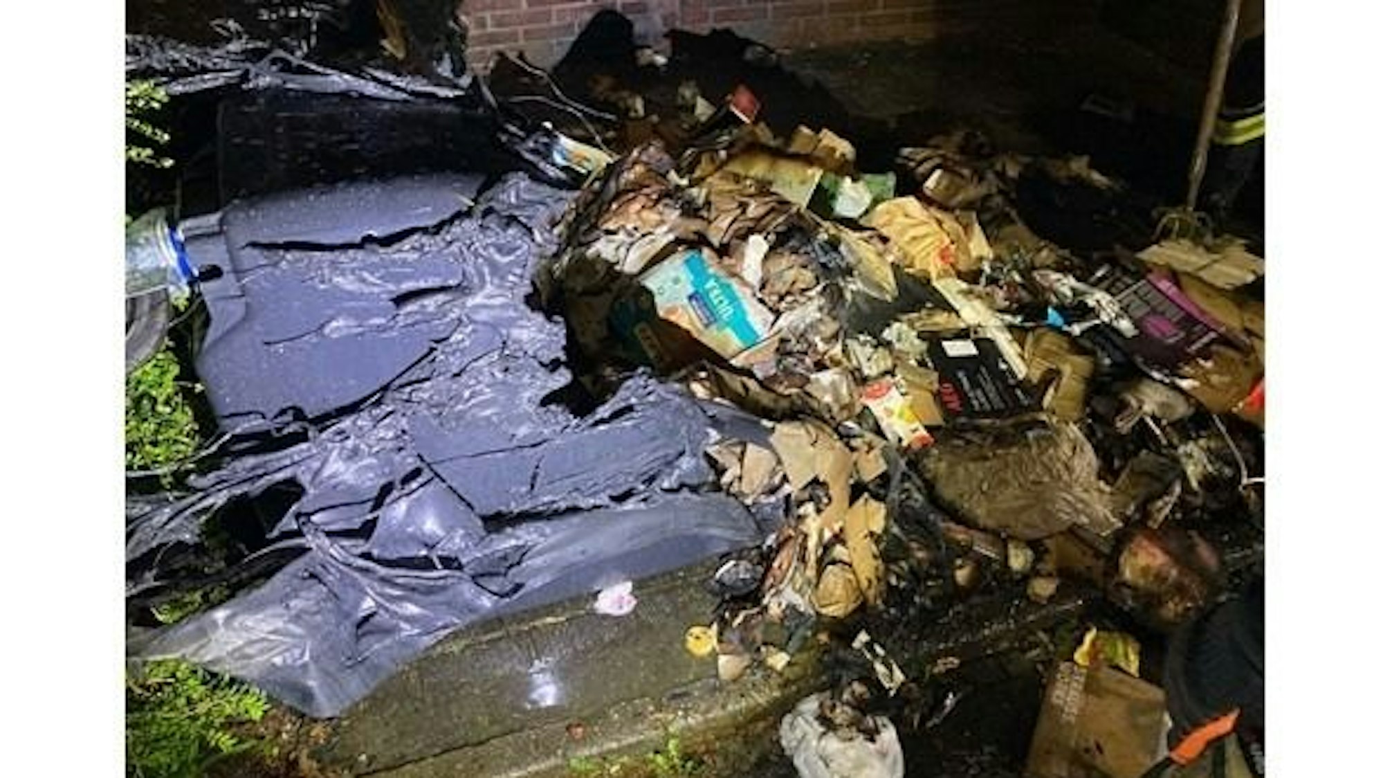 Brennende Müllcontainer in Hilden.