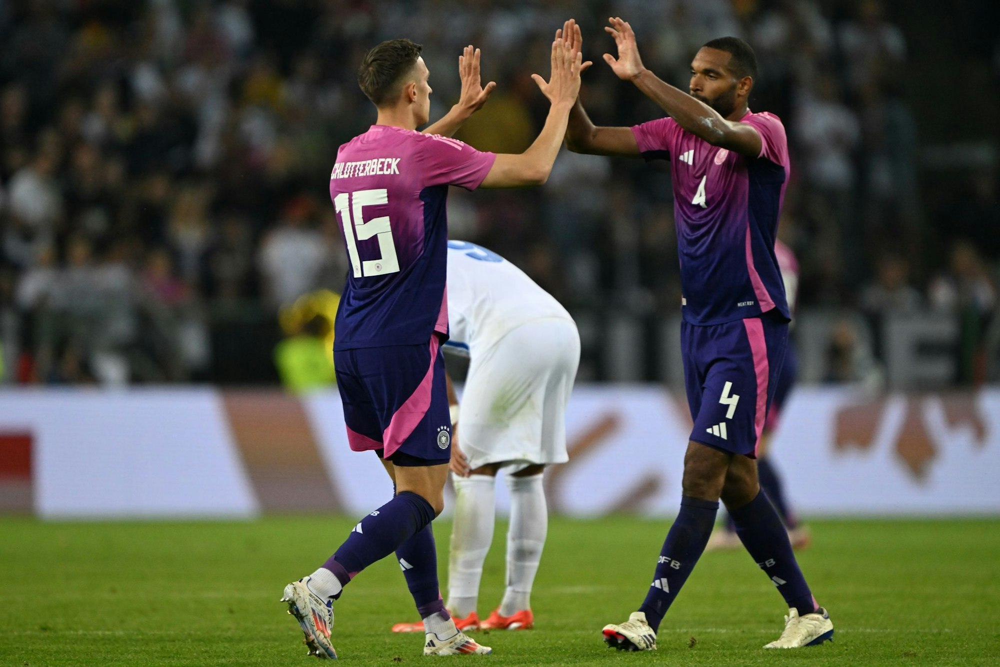 Nico Schlotterbeck und Jonathan Tah