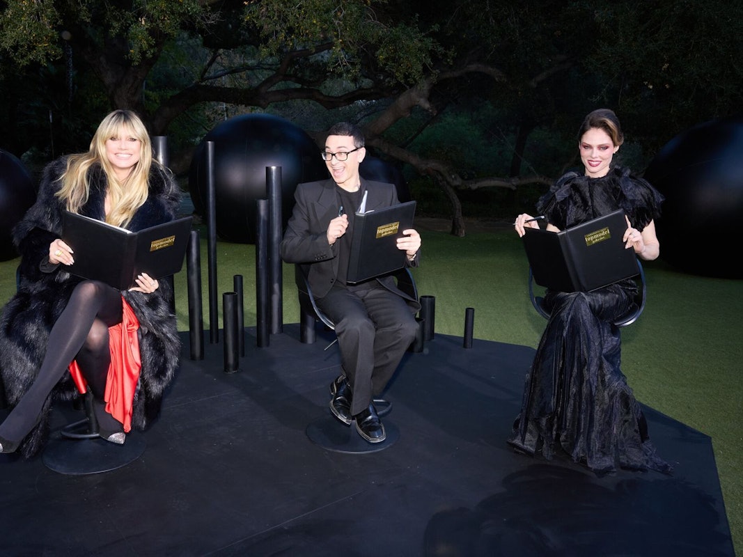 Heidi Klum (links) muss zwischen Designer Christian Siriano und Model Coco Rocha schlichten. (Bild: ProSieben/Max Montgomery)