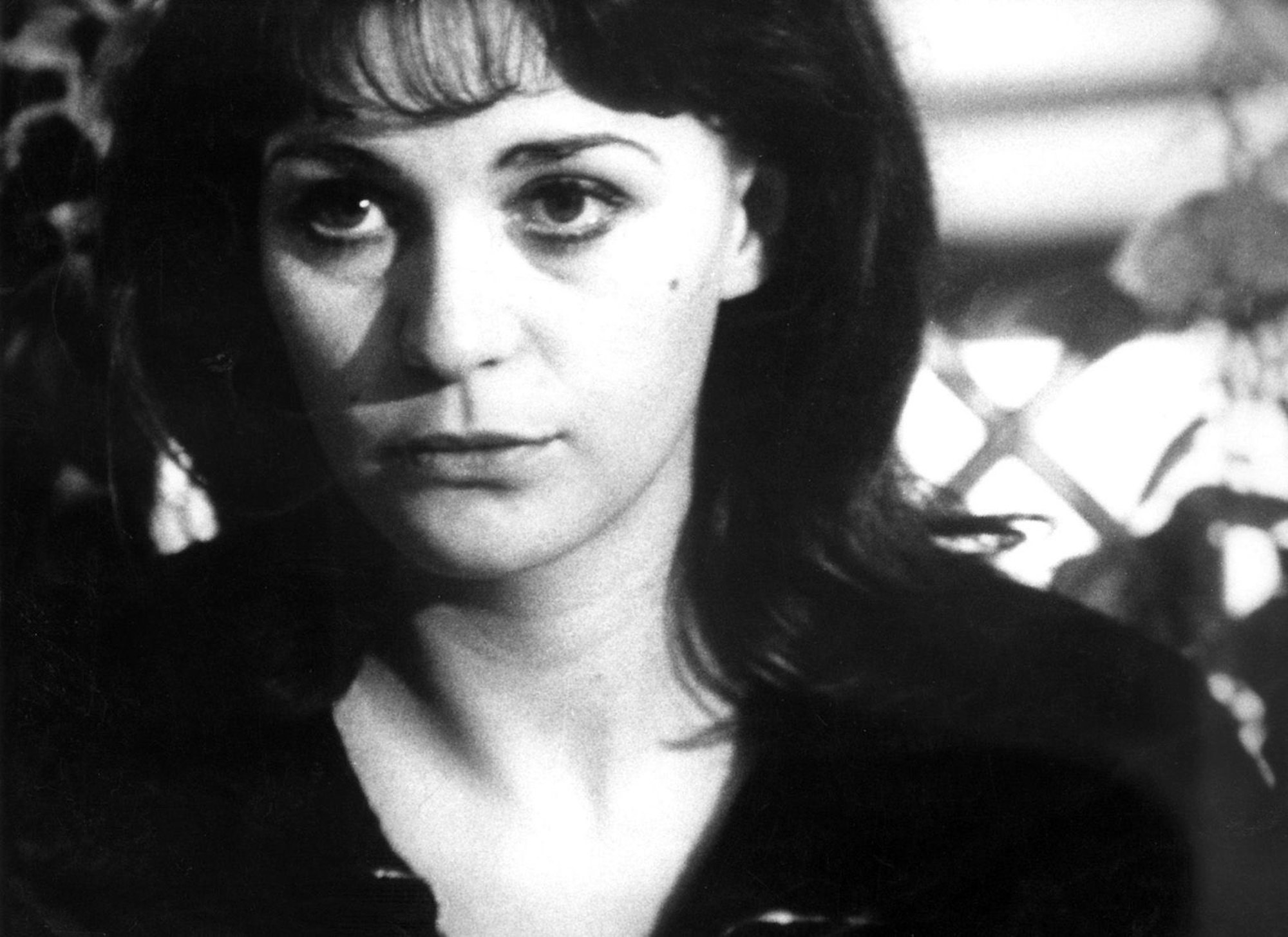 Szene aus Alexander Kluges „Abschied von gestern“: Anita G. (Alexandra Kluge) flieht aus der DDR in den Westen. Doch auch hier gestaltet sich das Leben keinesfalls einfach. (Bild: ZDF / Kairos Film)