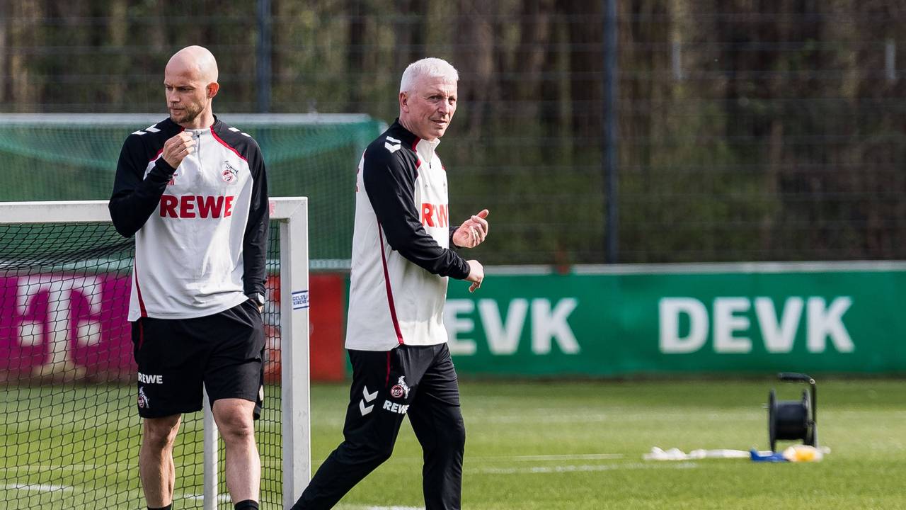 Interimstrainer René Wagner und der neue Co-Trainer Armin Reutershahn (r.) beim Training mit dem 1. FC Köln am Geißbockheim.