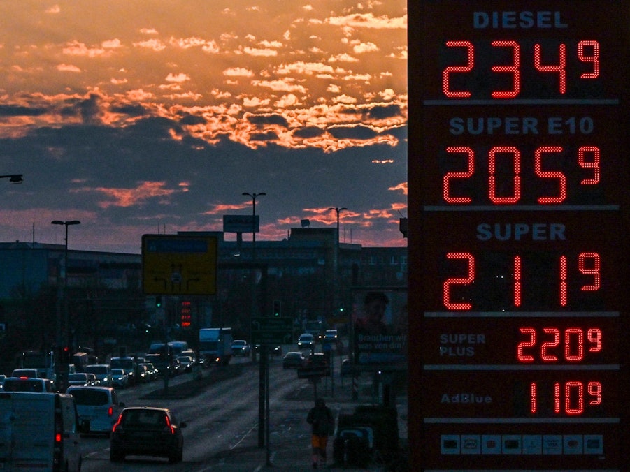 Spritpreise zum Wochenauftakt