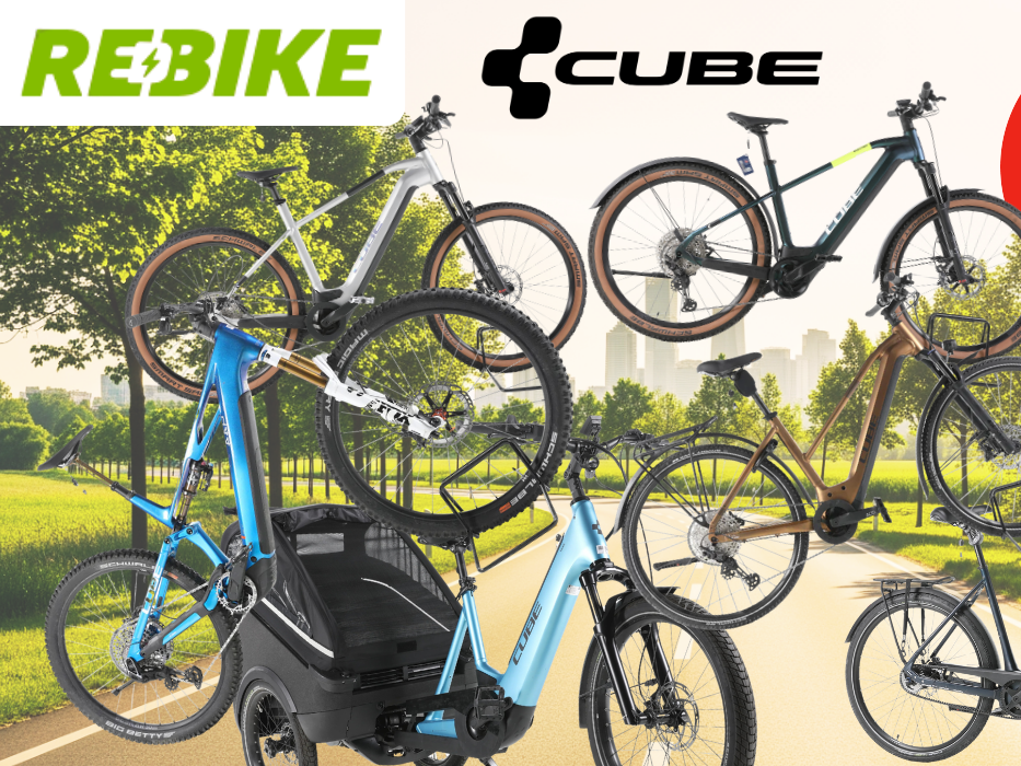 Mehrere generalüberholte, refurbished Cube E-Bikes verschiedener Modell-Typen – E-Mountainbike, City-Bike, Cargo-Trike und Trekking-Bike – vor frühlingsgrüner Landstraße mit Rebike- und Cube-Logo.
