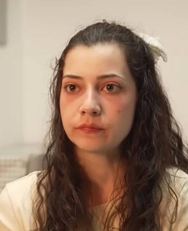 Noelia Castillo Ramos spricht mit einem TV-Sender.