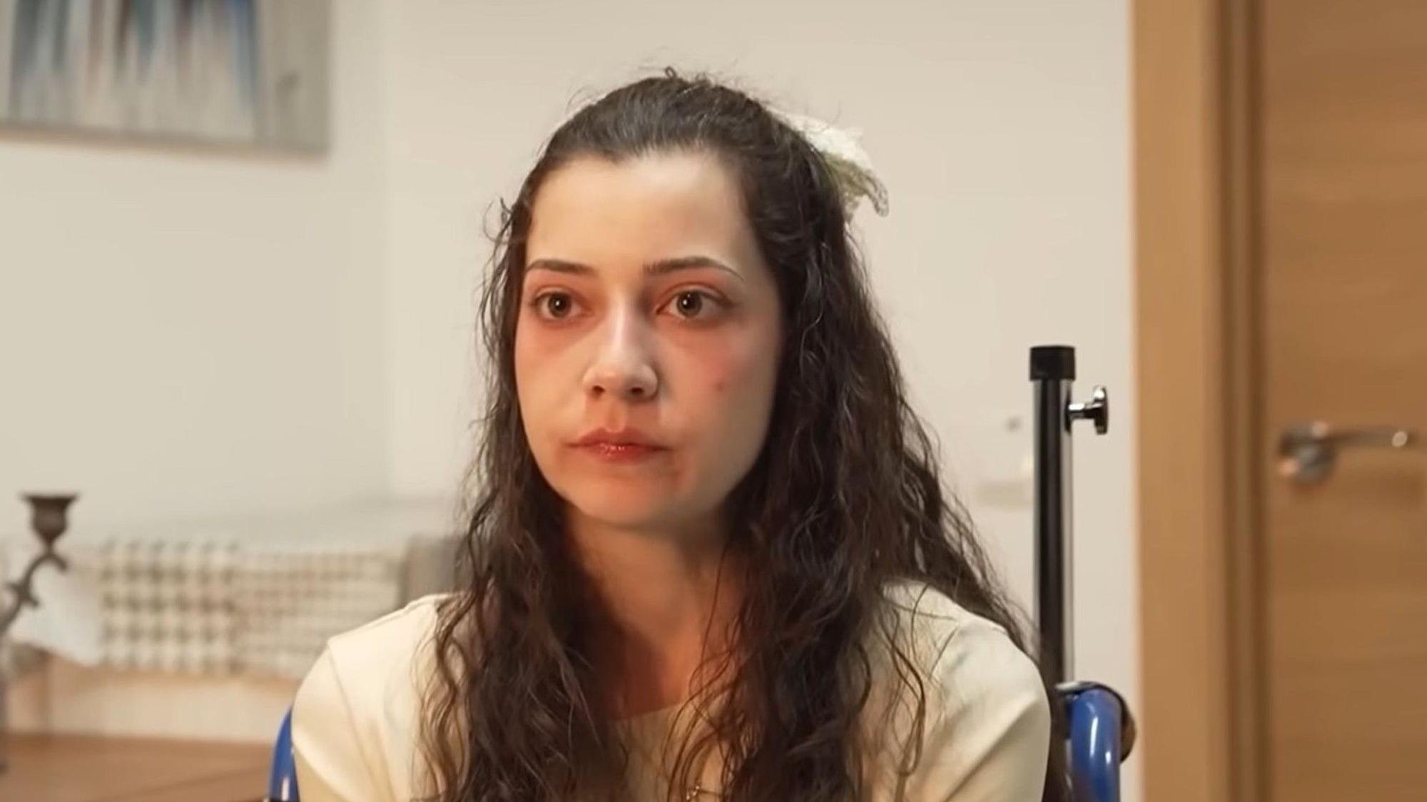 Noelia Castillo Ramos spricht mit einem TV-Sender.